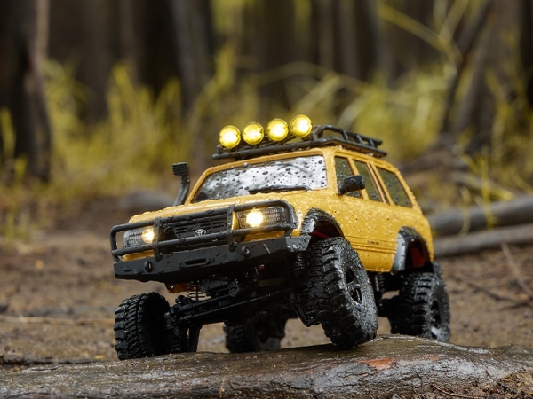 DPFMS11831RTRYL FMS FCX18 TOYOTA LC-80 RTR gelb